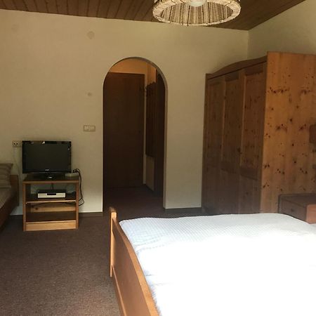 Gasthof Wacht Untertilliach Ruang foto
