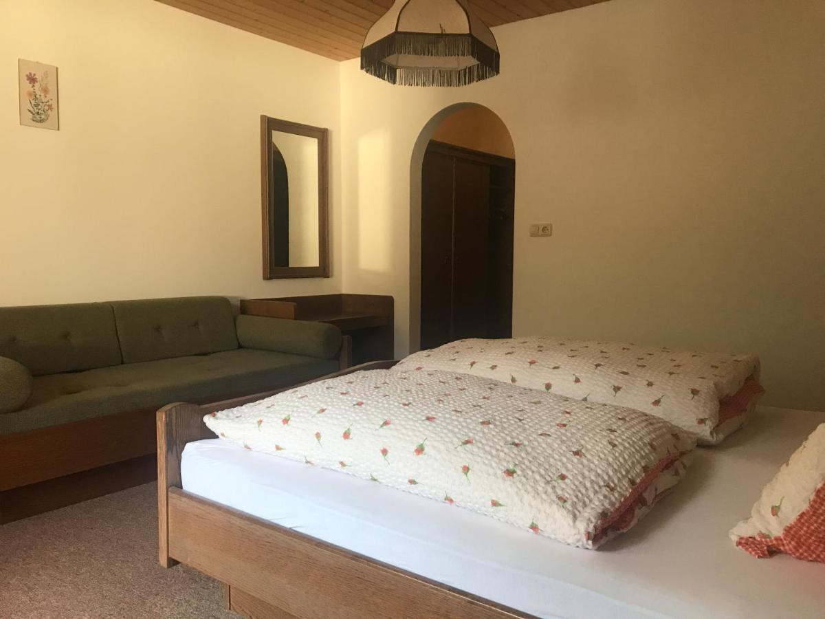 Gasthof Wacht Untertilliach Ruang foto