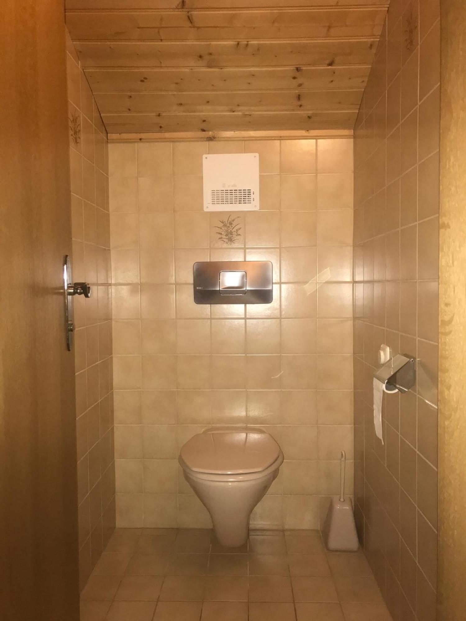 Gasthof Wacht Untertilliach Ruang foto