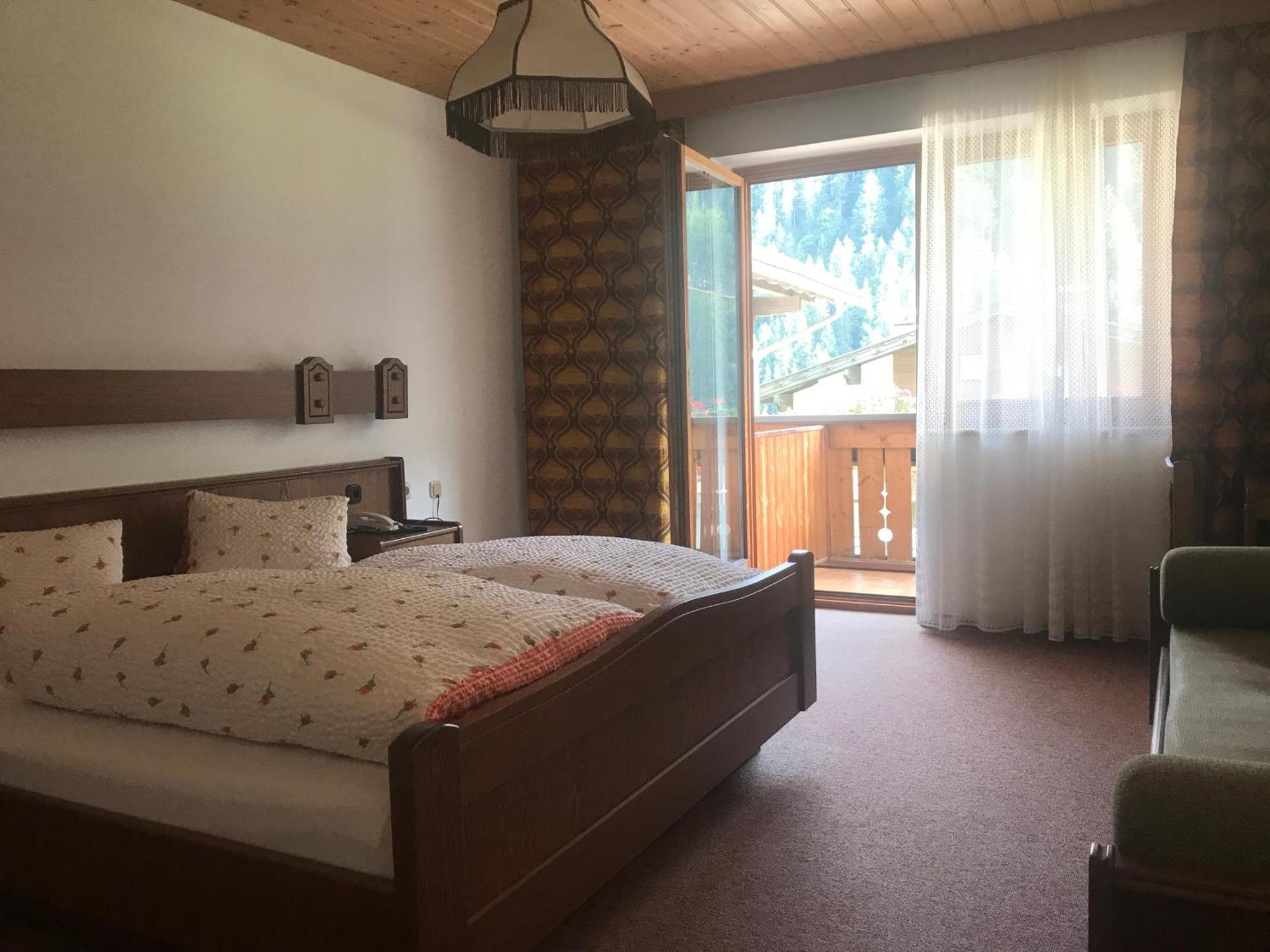 Gasthof Wacht Untertilliach Ruang foto