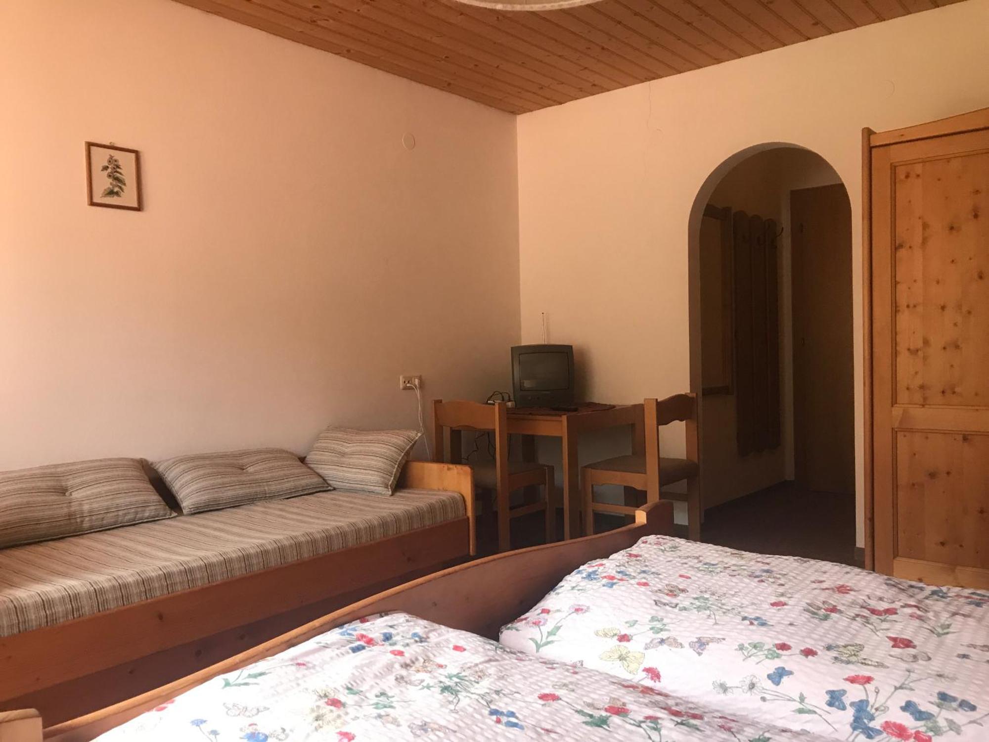 Gasthof Wacht Untertilliach Ruang foto