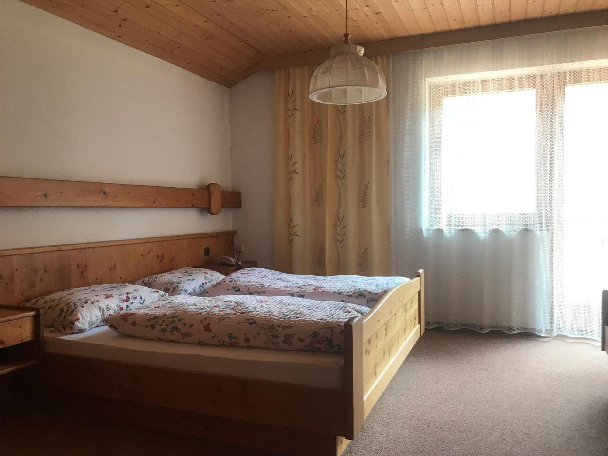 Gasthof Wacht Untertilliach Ruang foto