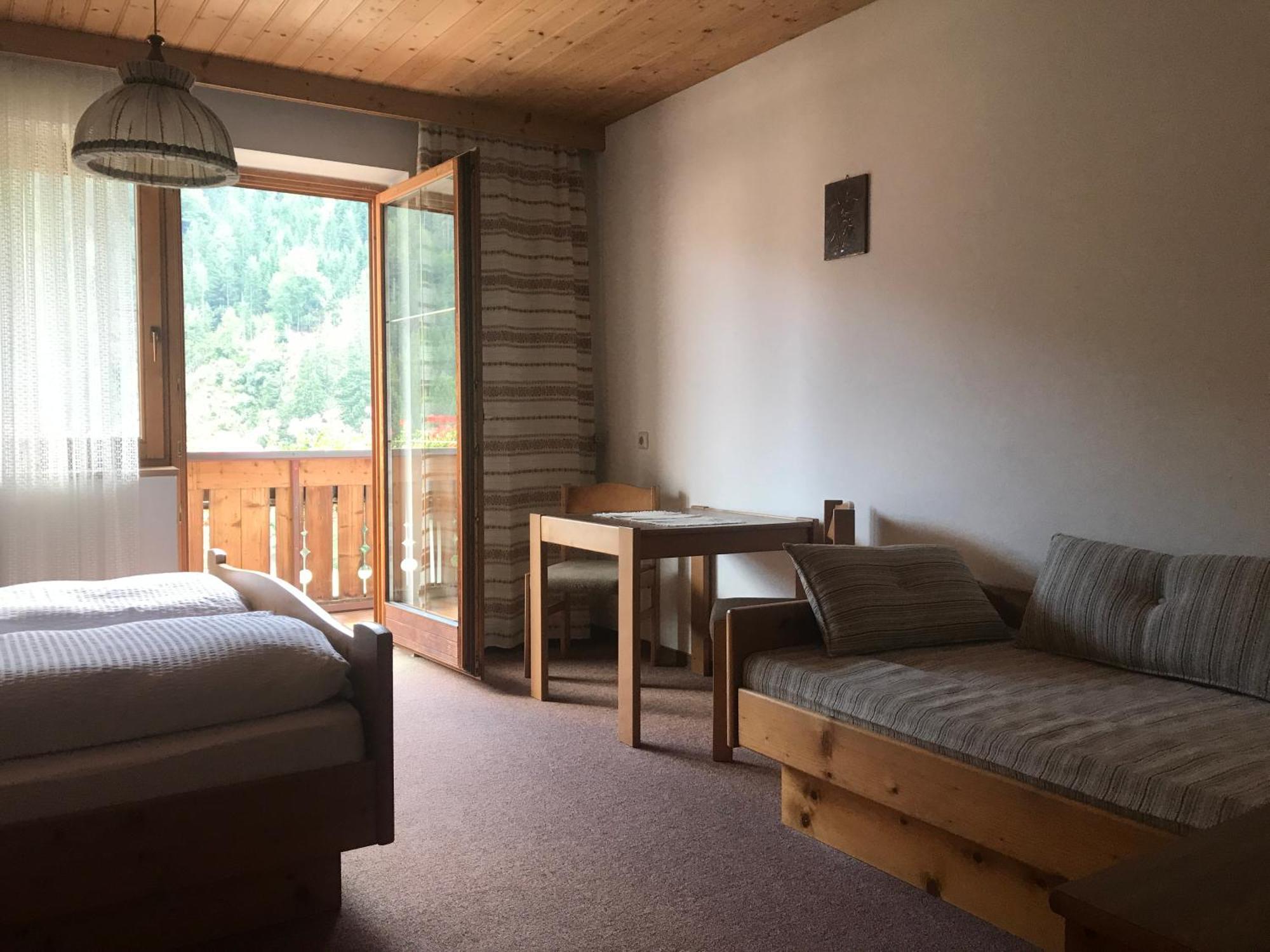 Gasthof Wacht Untertilliach Ruang foto